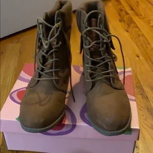 Brown boots